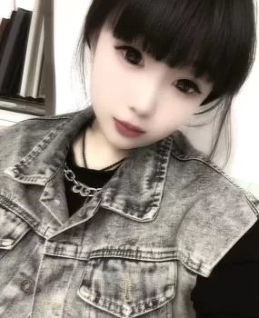 四平大胸妹子
