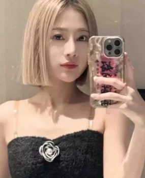奥东短发妹妹