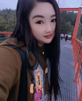 附近人加的湖北微商小姐姐