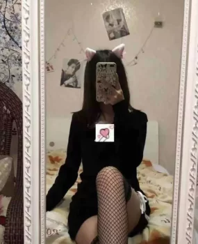 收银员出来兼职赚房租 可无套