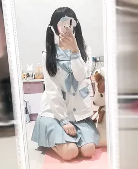 身材娇小的小萝莉，下面特别紧，想尝鲜的可以去试试