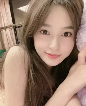 会展大街，兼职美女