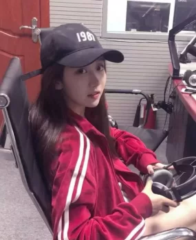 去年约的小可爱，现在在广州