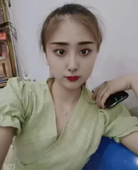 浦东新区交际大学妹