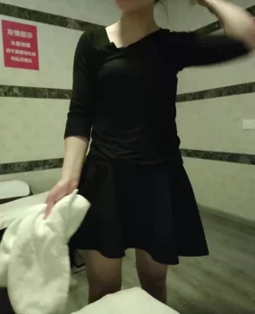 150顶肛、深喉、吹箫、口爆的浴场小少妇,刚泄完,舒服!