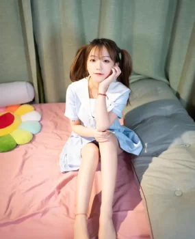 苏州女孩学生一枚18岁，165，85斤 特点: 乖巧，可爱，